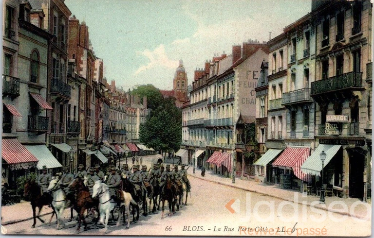 Photo ancienne à localiser : La Rue Porte Cote Passage de la Troupe